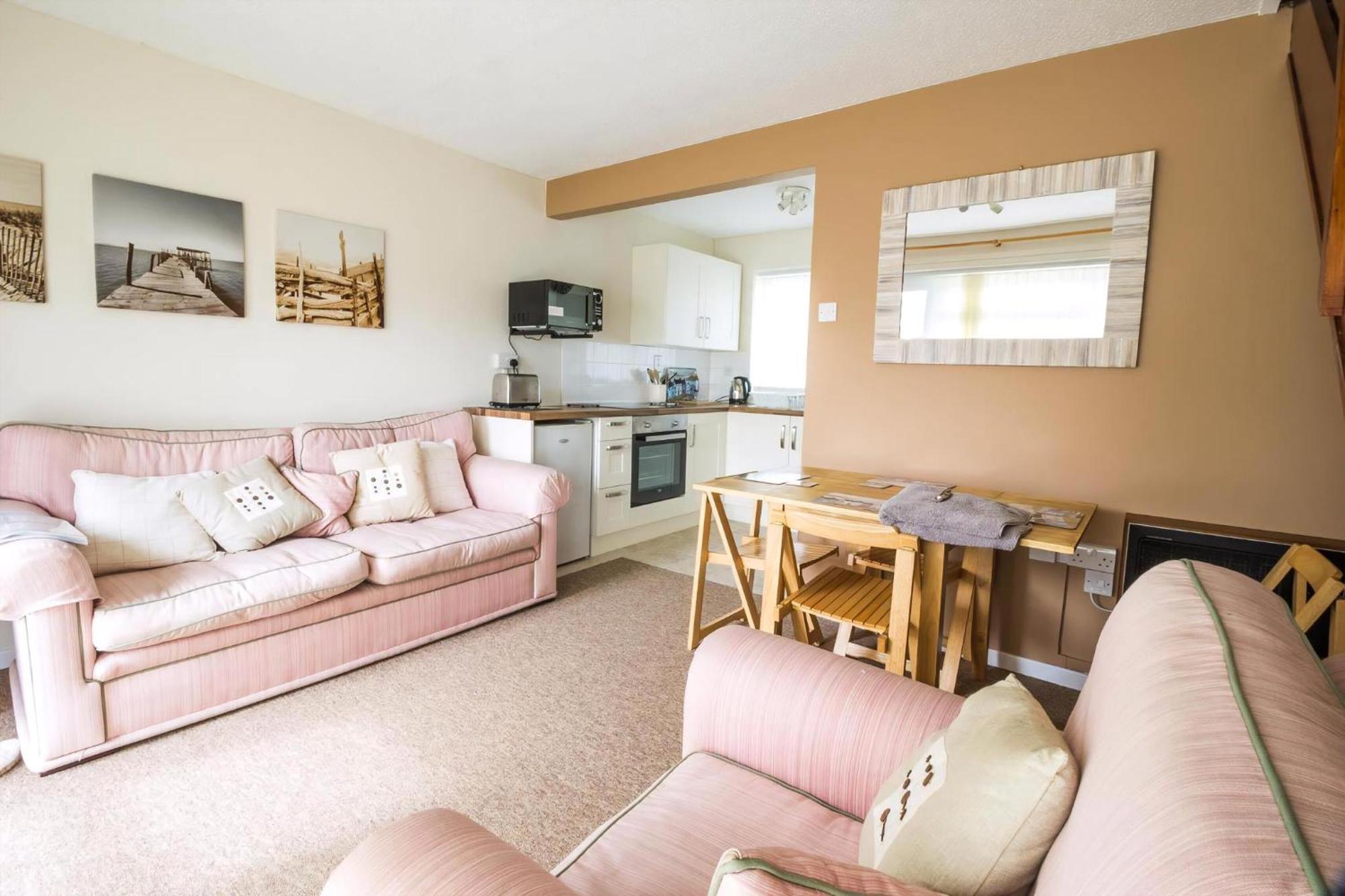 Lovely 4 Berth Chalet To Hire In Hemsby Nearby The Beach Ref 18177B Экстерьер фото