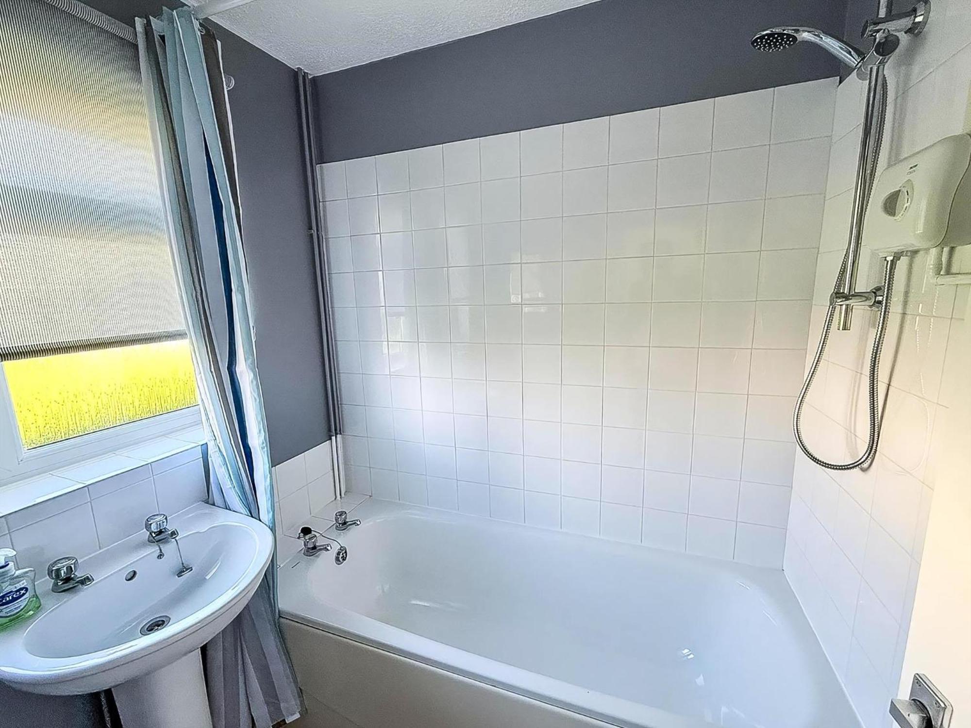 Lovely 4 Berth Chalet To Hire In Hemsby Nearby The Beach Ref 18177B Экстерьер фото