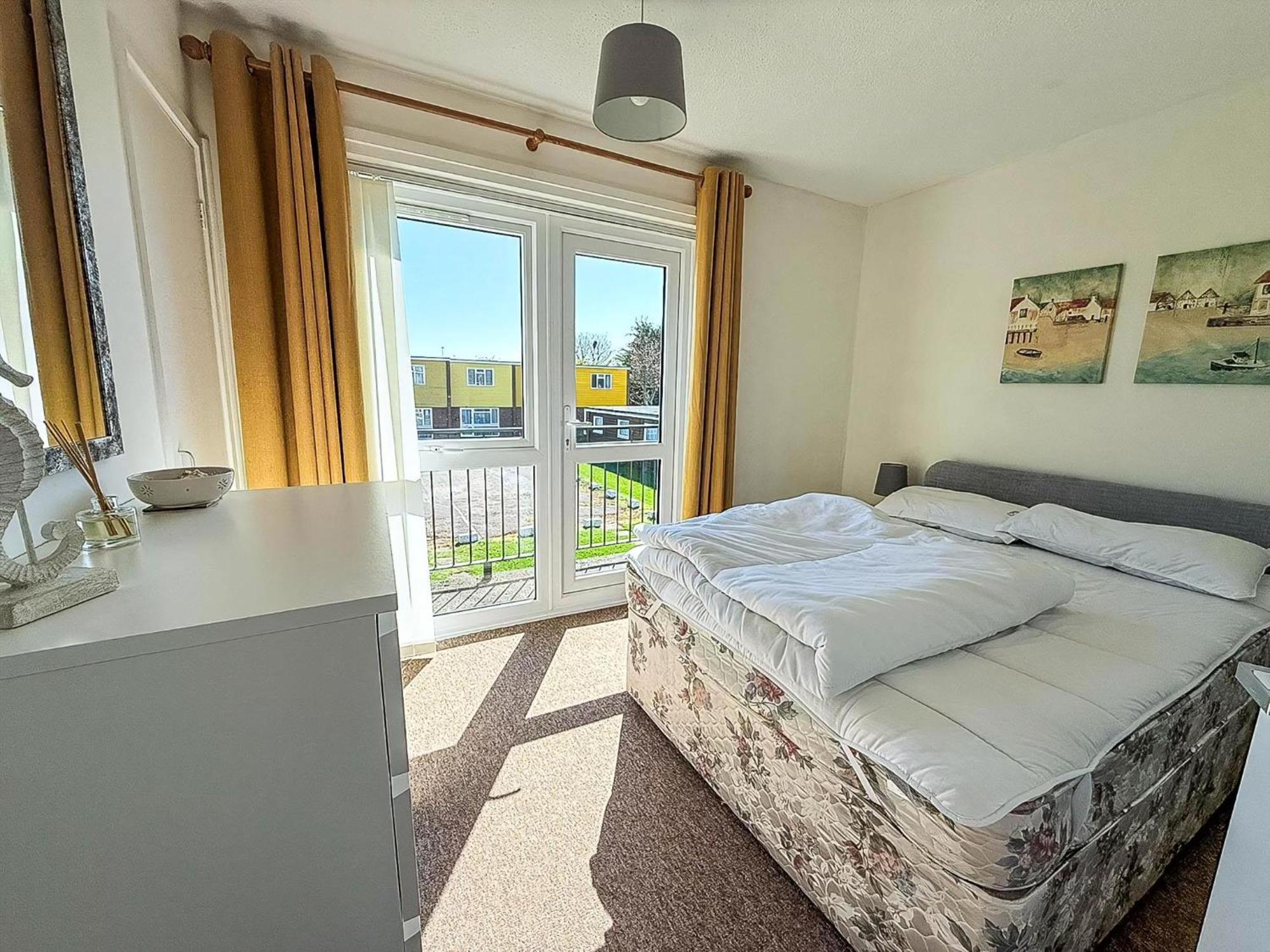 Lovely 4 Berth Chalet To Hire In Hemsby Nearby The Beach Ref 18177B Экстерьер фото