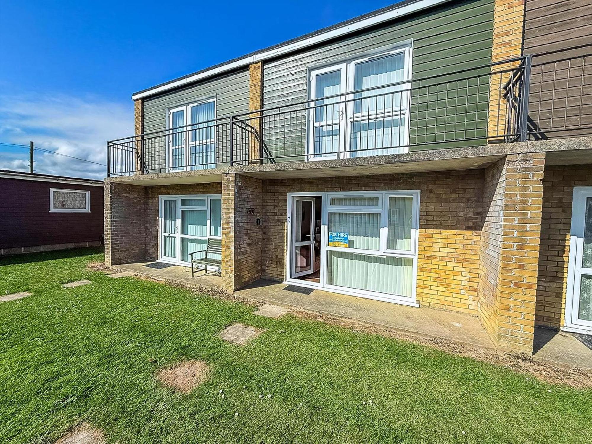 Lovely 4 Berth Chalet To Hire In Hemsby Nearby The Beach Ref 18177B Экстерьер фото