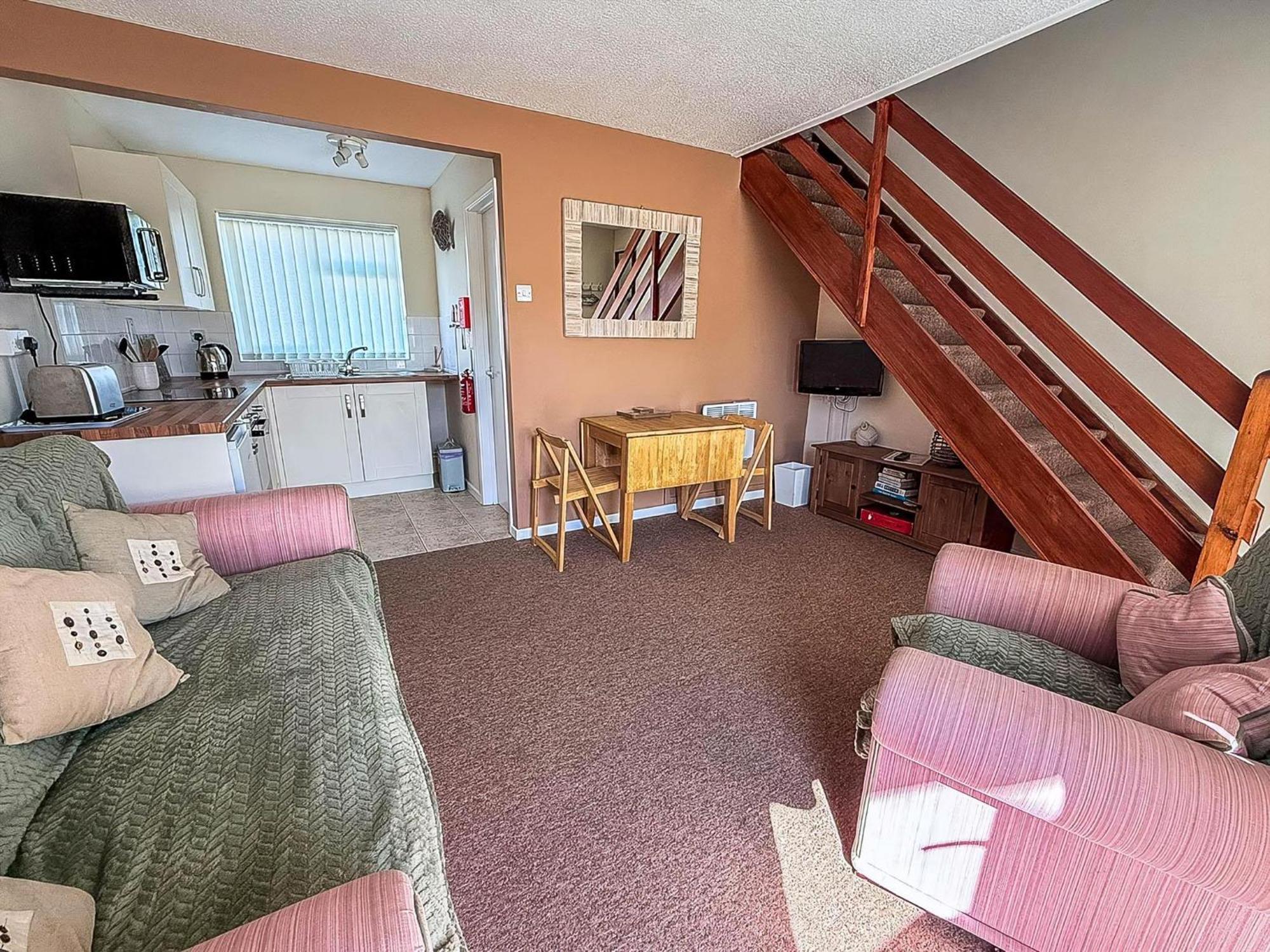 Lovely 4 Berth Chalet To Hire In Hemsby Nearby The Beach Ref 18177B Экстерьер фото